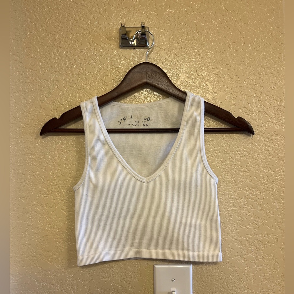 Aeropostale Seriously Soft Seamless V-Neck Crop Top S